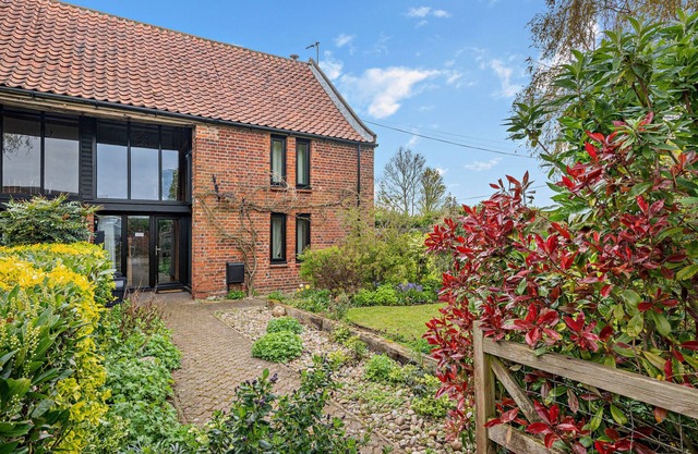 Alder Barn - Two Bedroom House, Sleeps 4