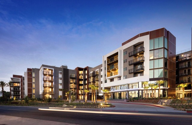 Alexan Gallerie-Chic 1-bedroom apartment with AC and fitness room