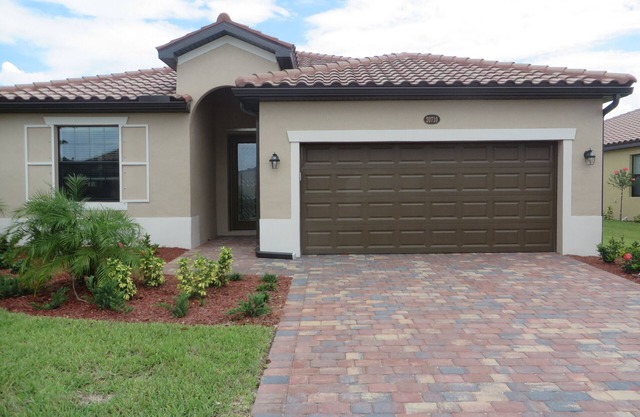 ALL INCLUSIVE FURNISHED 3 BEDROOM 2 BATH HOME VENICE FLORIDA