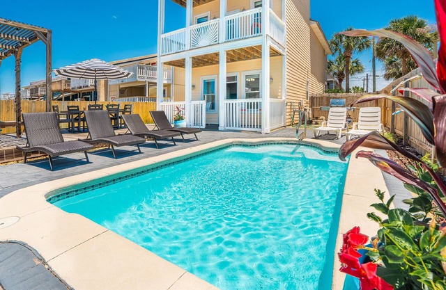 All-New Getaway with Heated Pool & Sunset Views