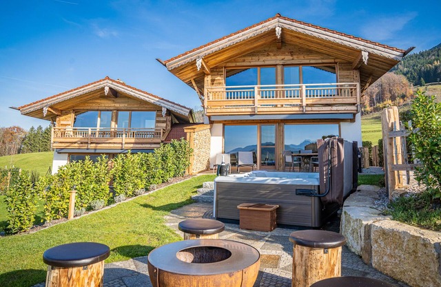 Alm Chalet Kone, 130 sqm for 4 people, wood-burning stove, box-spring beds