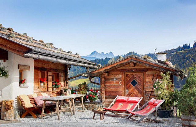 Almdorf Flachau - Luxus Hüttenurlaub