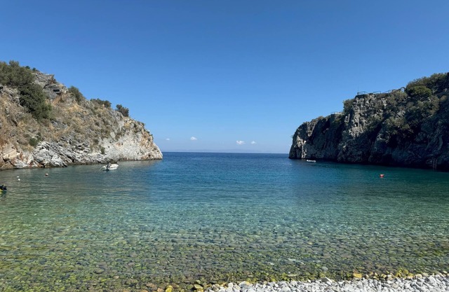 Alypa Pyrgos – Historic residential tower right by the sea in Mani