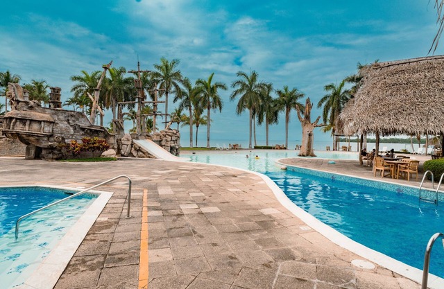 Amatique Bay Hotel