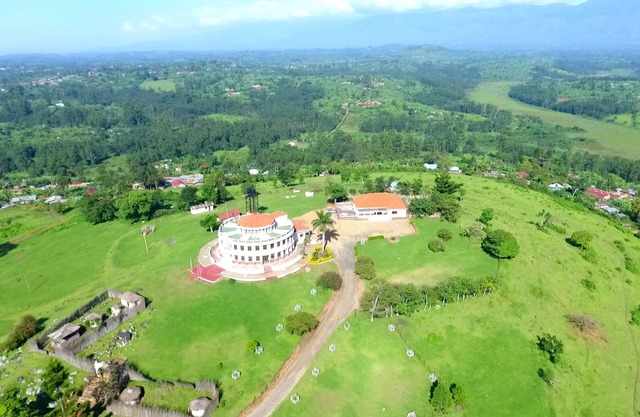 Amazing 2-bedroom apartment with WiFi in Fort Portal