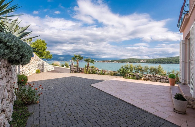 Amazing apartment in Cizici