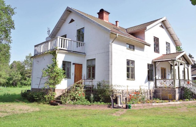 Amazing apartment in Ingatorp w/ WiFi