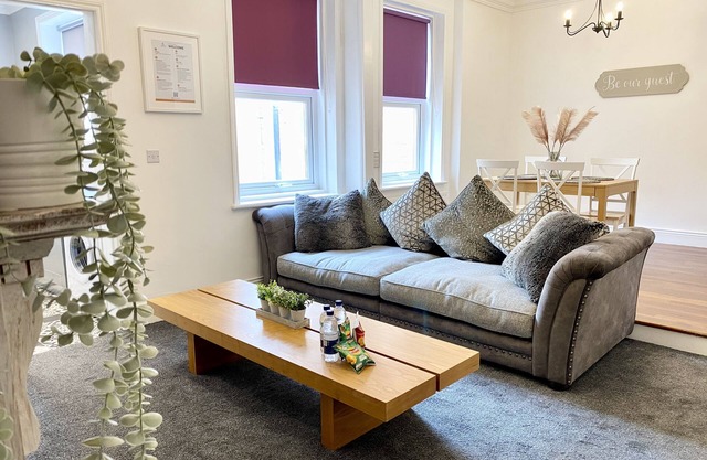 Amazing Coastal 2 Bedroom Apartment
