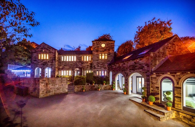 Amazing Family House Sleeps 12 with Private Hot Tub in Tranquil Location