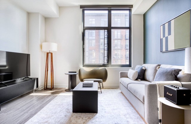 Amazing H Street 1BR w/Rooftop Pool & Gym, walk to Metro, by Blueground