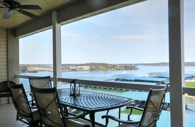 Amazing Lakefront views from your private deck. No stairs from parking!