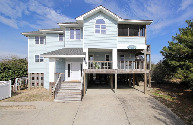 Amazing location! - 200 yards to Beach, Close to Whalehead Club