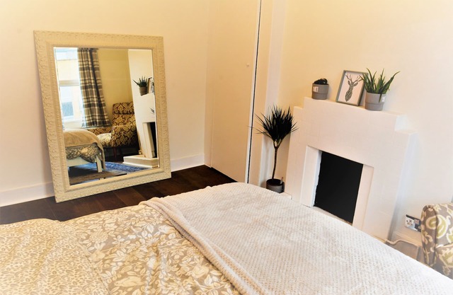 Amazing luxury 6 bed 3 bath Victorian house in heart of London
