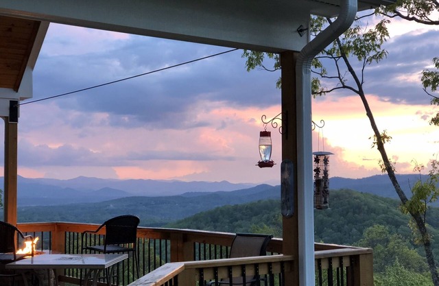 Amazing Mountain Views with 2 Master Suites on 5 Acres