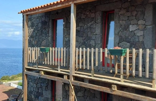 Amazing Quadruple Room with Sea View in Sao Roque do Pico