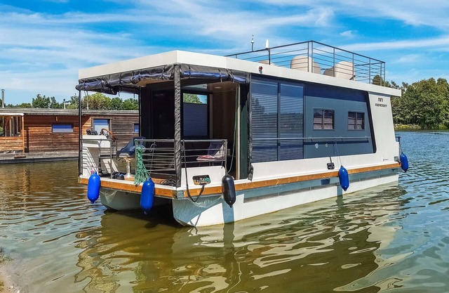 Amazing ship in Havelsee OT Kützkow