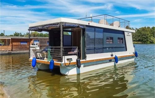 Amazing Ship In Havelsee Ot Kützkow