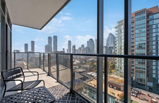 Amazing View 2BR St Lawrence Market Condo, Downtown Toronto
