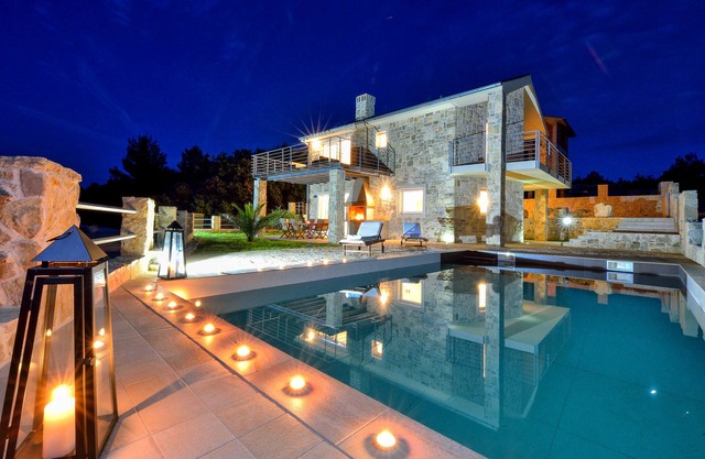 Amazing Villa Ele, 1 m from the sea