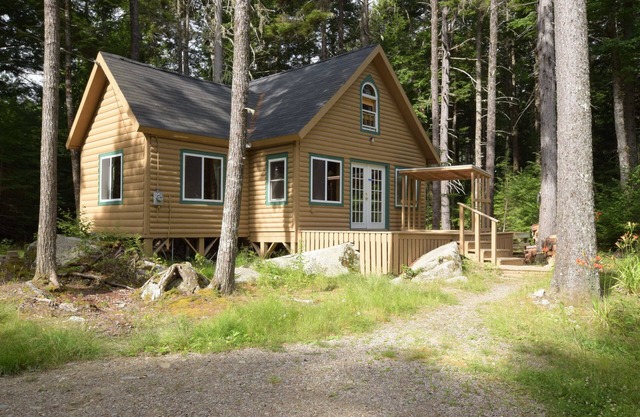Anderson's Waterfront Cottage on Duck Lake