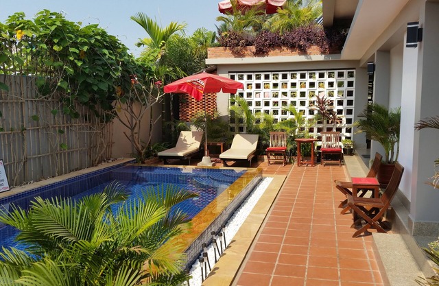Angkor Beauty Boutique - Deluxe King Room