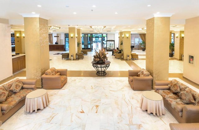 Ani Plaza Hotel 