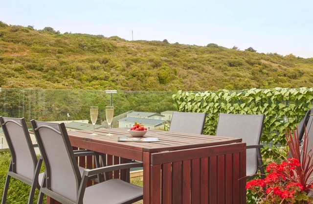 Anneth Lowen is a large four-bedroom detached house, just a short stroll from the bustling beaches o