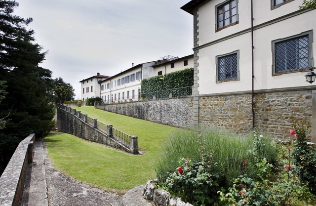 Anny, Large apartment in Historical Residence