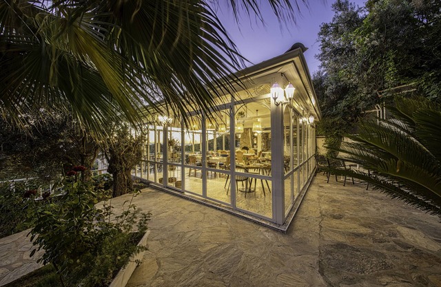 Apa Mountain Lodge