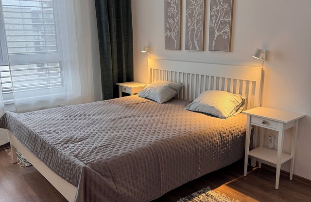 Apart 555 New & Fully Equipped with Garage & 15 Min to City Center
