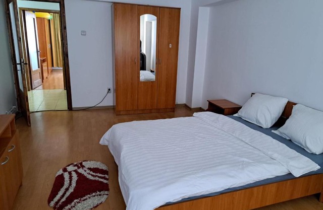 Apartament 2 camere baie bucatarie