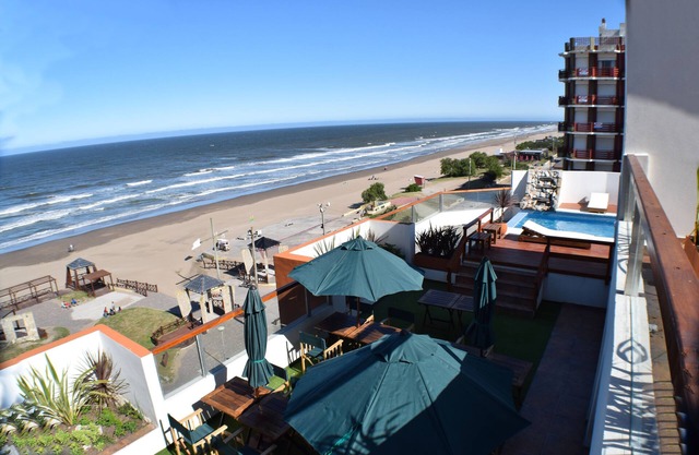 Apartamentos JR