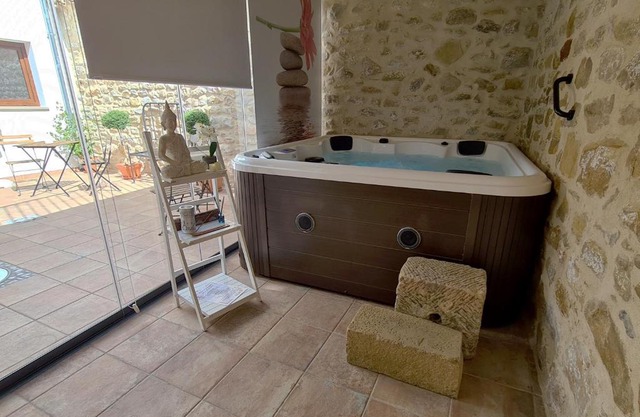 Apartamentos Turísticos El AOVE