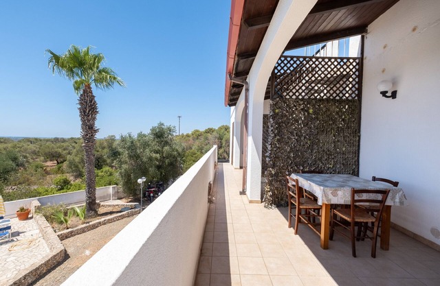 Apartment 'Marubium - Commenda' with Shared Pool, Wi-Fi and Air Conditioning