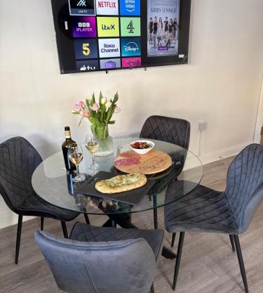 Apartment 1 The Baileys Cwm 2 Bedroom Sleeps 4