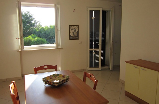 APARTMENT 250 MT FROM THE SEA - PARKING AND GARDEN A FEW MILES FROM GALLIPOLI