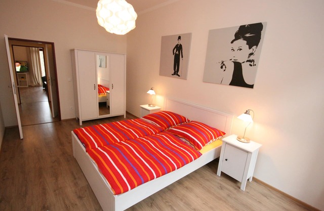 Apartment A-M APARTMENT HOUSE 50M TO THE WALKING ZONE 20 PARKING SPACES IN HOF FREE OF CHARGE