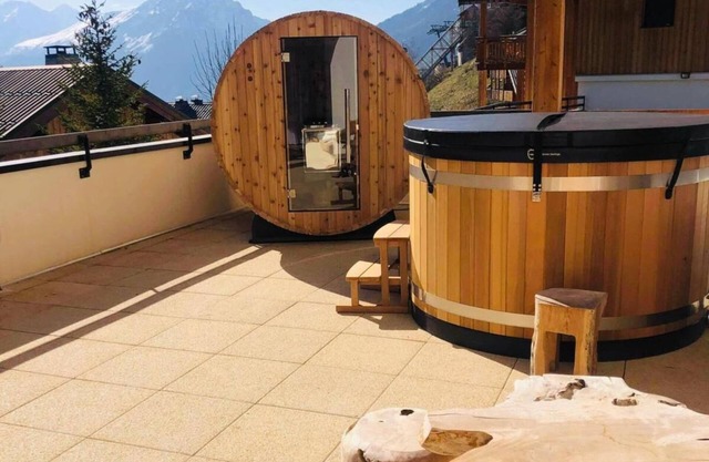 Apartment 'Appartement Cocooning-sauna-jacuzzi' with Mountain View, Private Terrace and Wi-Fi