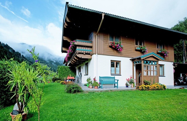 Apartment in Viehhofen near Ski Lifts