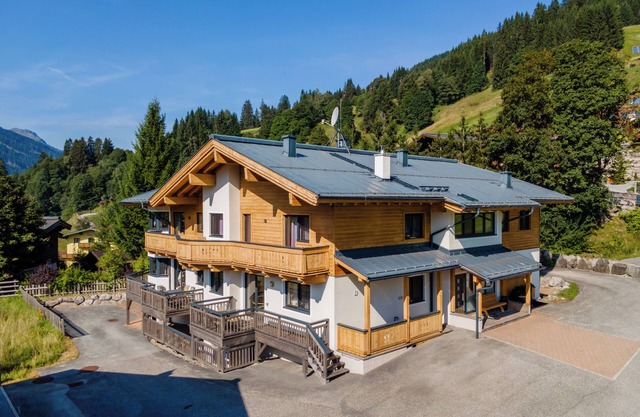 Apartment by the ski slope with sunny terrace