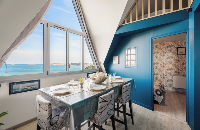 Apartment 'Casa Del Mar' with Sea View, Shared Garden and Wi-Fi