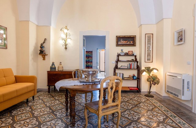 Apartment 'Donna Cesarina - Maison De Charme' with Private Terrace, Wi-Fi and Air Conditioning