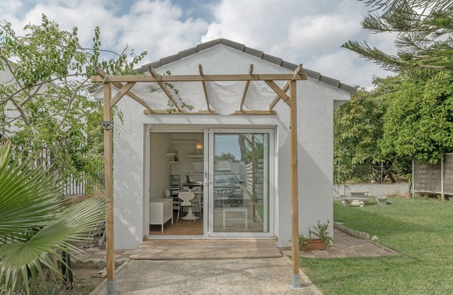 Apartment 'Disfrutones' with Private Terrace, Private Garden and Wi-Fi
