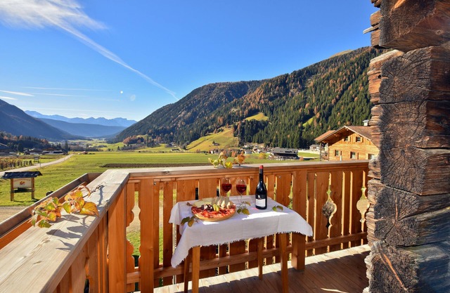 Apartment 'Feldererhof Apt Hochstein' with Mountain View, Shared Garden and Wi-Fi