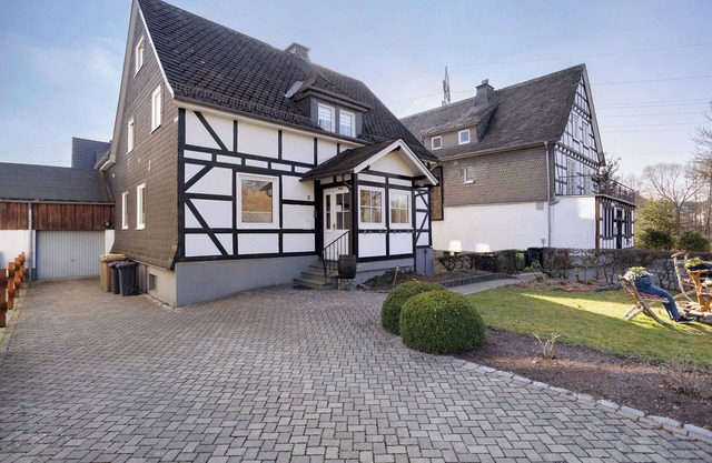 Apartment 'Ferienwohnung Huckelberg' with Balcony and Wi-Fi