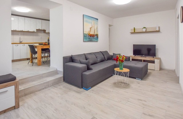 Apartments Toni (88541-A1) - Poljana - island Ugljan