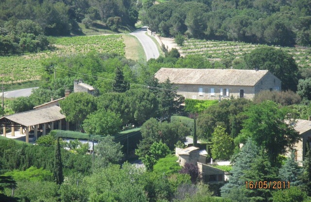 Apartment in beautiful typical farmhouse, swimming pool 12x5m to share