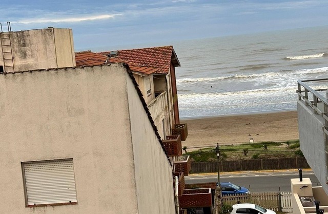 Apartment in front of the sea, 1 block from downtown. Excellent