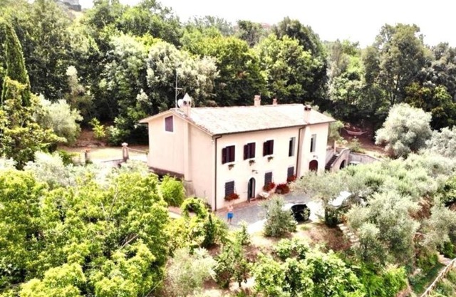 Apartment in LuxuryProperty PrivatePOOL Garden BBQ AirC x8