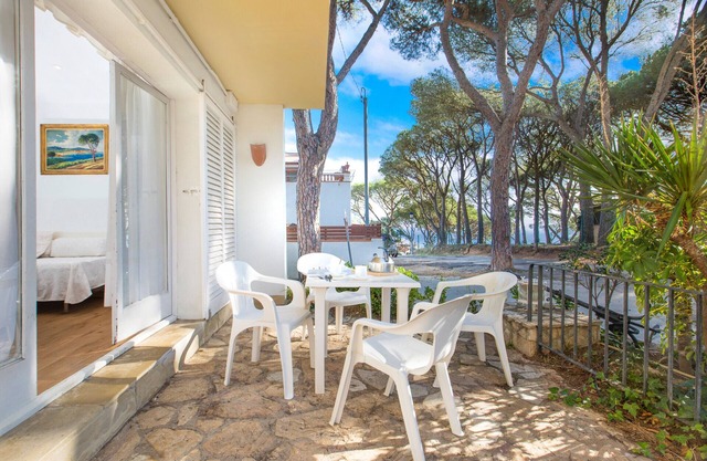 Apartment in Llafranc near Serene Beach